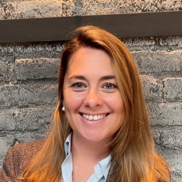 Sra. Sílvia Agenjo